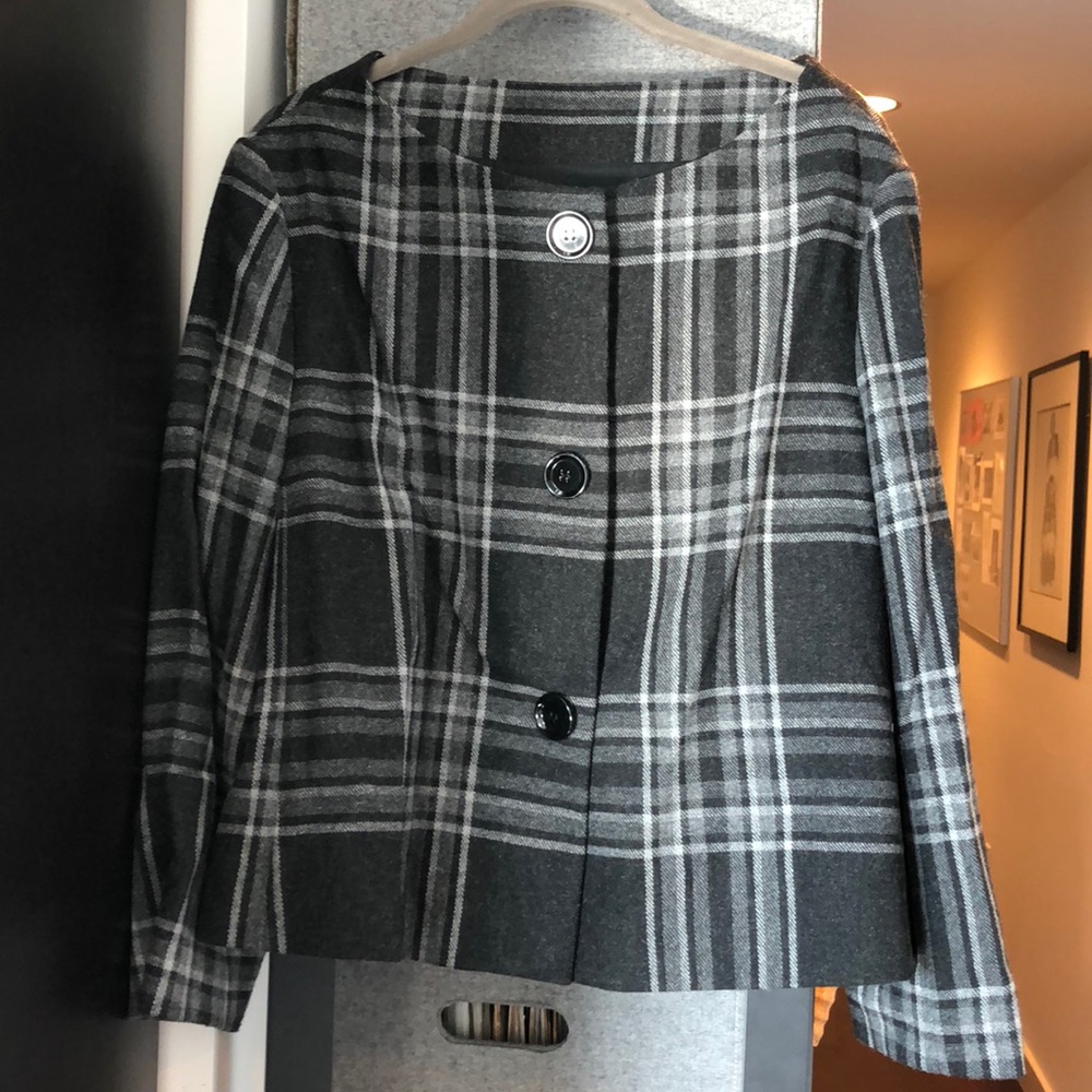 EUC Lafayette 148 New York plaid boat neck blazer